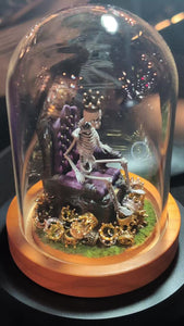 "King of Crowns" by Chad “Sorethumart” Wade, Glass Diorama